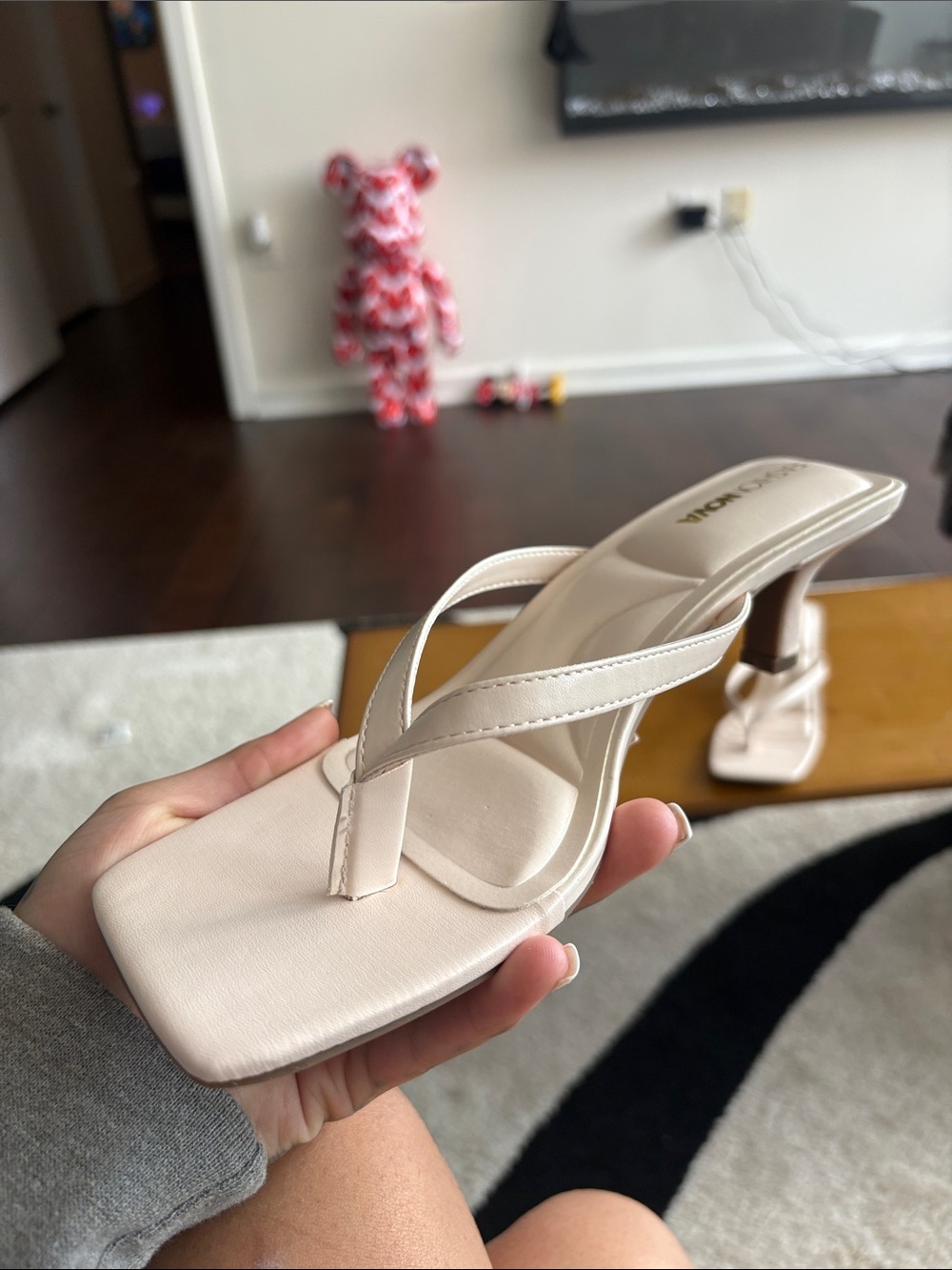 Kitten heel